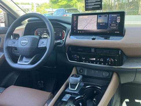 New 2026 Nissan Rogue Platinum AWD/4WD image 3