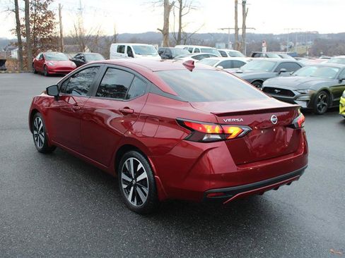 Used 2022 Nissan Versa SR image 6