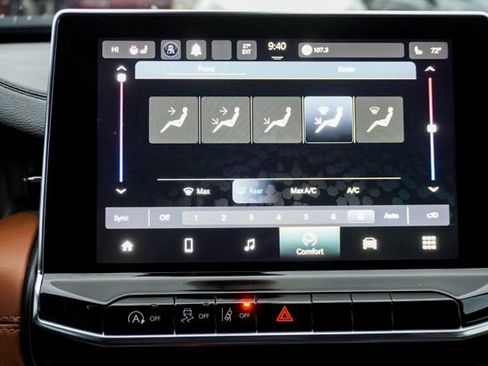 Used 2023 Jeep Compass Limited image 15