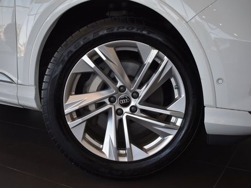 Used 2023 Audi Q7 3.0T Premium Plus AWD/4WD image 2