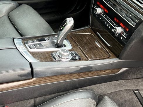 Used 2012 BMW 750Li xDrive image 10