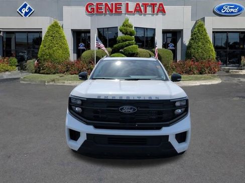 New 2026 Ford Expedition Active image 2