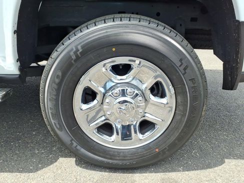 Used 2024 RAM 2500 Tradesman w/ Chrome Appearance Group AWD/4WD image 15