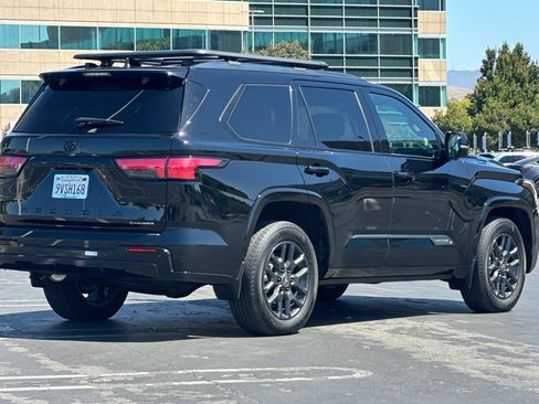 Used 2026 Toyota Sequoia Platinum w/ Tow Technology Package AWD/4WD image 4