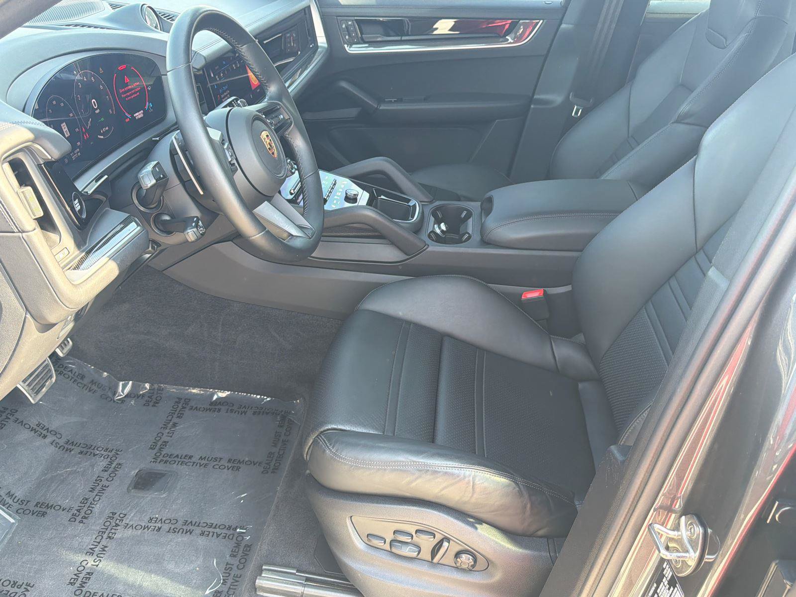 Used 2024 Porsche Cayenne S AWD/4WD image 9