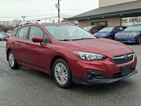 Used 2018 Subaru Impreza 2.0i Premium image 3
