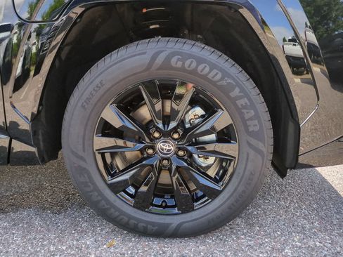 Used 2026 Toyota RAV4 SE AWD/4WD image 11