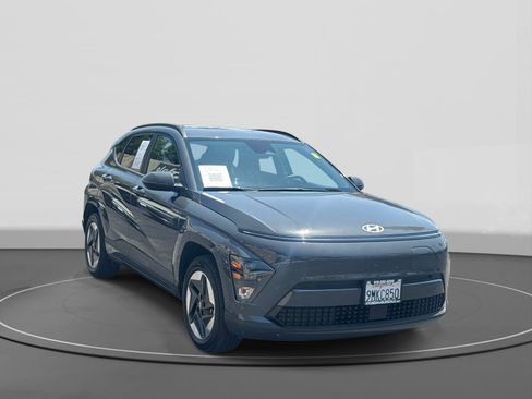 Certified 2024 Hyundai Kona SEL FWD image 3