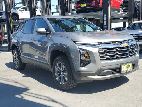 New 2026 Chevrolet Equinox LT image 3