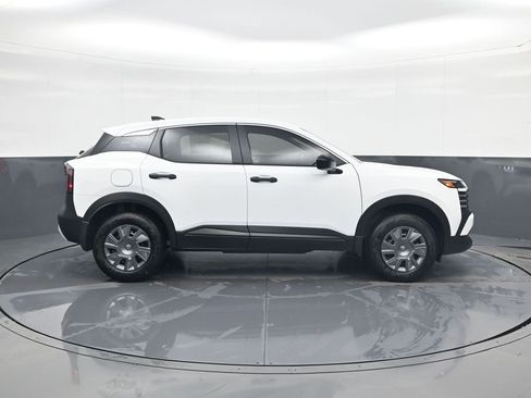 New 2026 Nissan Kicks S image 8