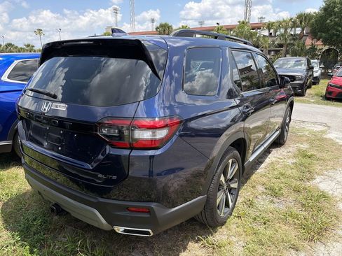 Used 2025 Honda Pilot Elite image 8