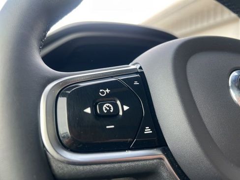 Certified 2023 Volvo XC60 B6 Ultimate w/ Protection Package Premier image 33