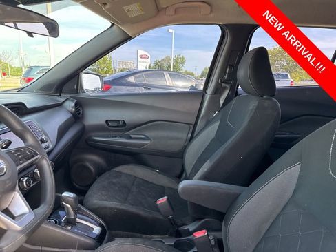 Used 2020 Nissan Kicks S image 7