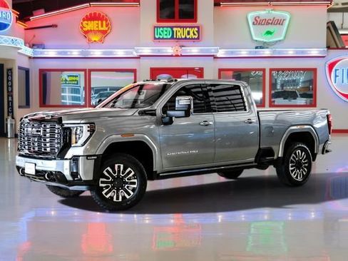 Used 2025 GMC Sierra 2500 Denali Ultimate AWD/4WD image 2