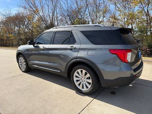 Used 2023 Ford Explorer Limited w/ Limited Technology Package image 3