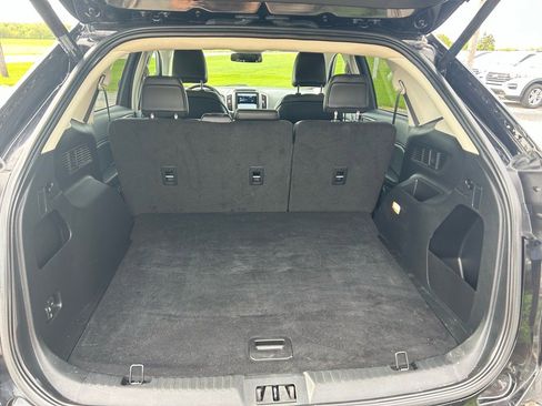 Used 2022 Ford Edge SEL w/ Convenience Package image 5