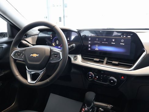 New 2026 Chevrolet Trax LT w/ Driver Confidence Package image 26