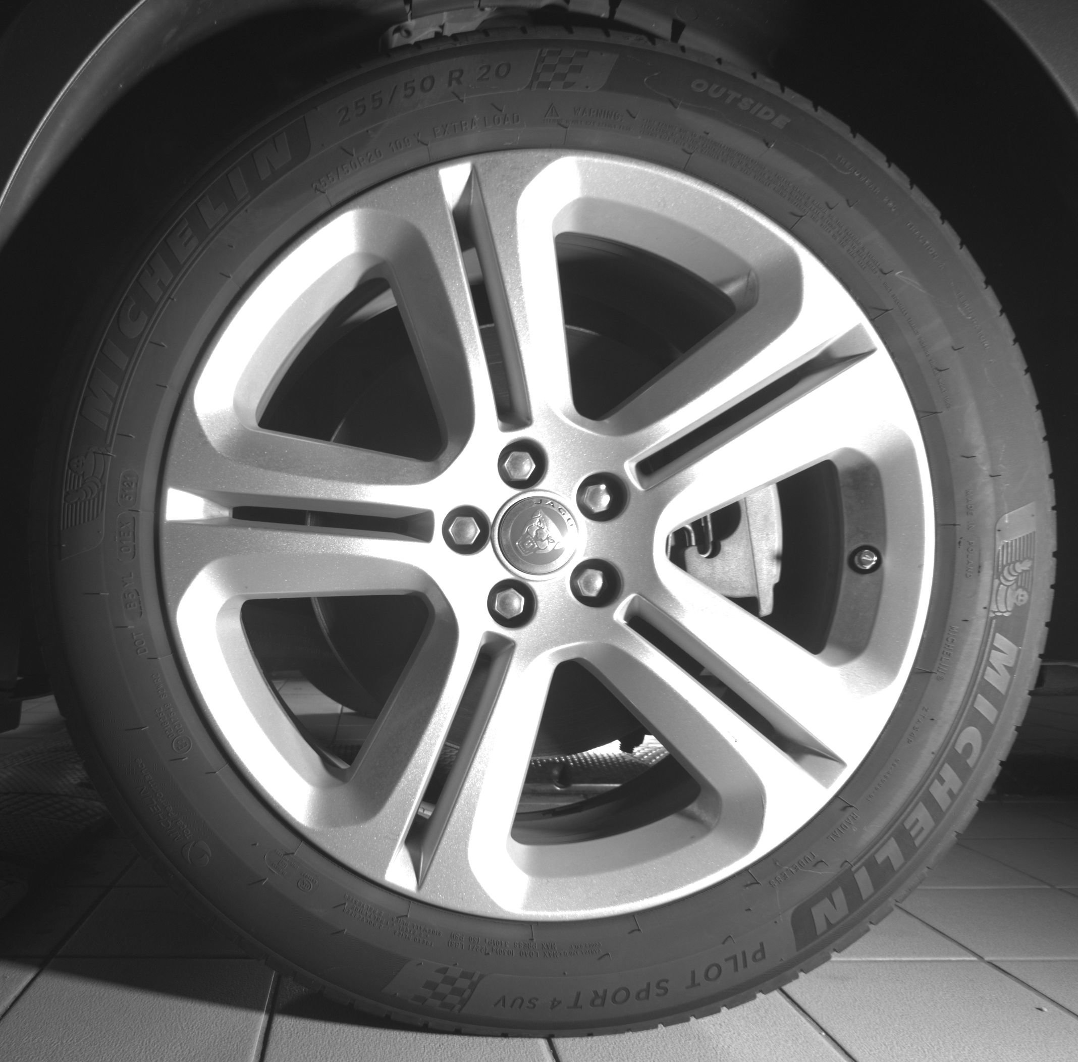 Used 2019 Jaguar F-PACE R-Sport AWD/4WD image 11