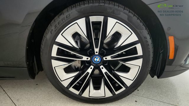Used 2024 BMW i5 eDrive40i w/ M Sport Package RWD image 78