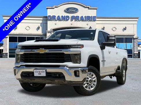 Used 2024 Chevrolet Silverado 2500 LT w/ Convenience Package AWD/4WD image 1