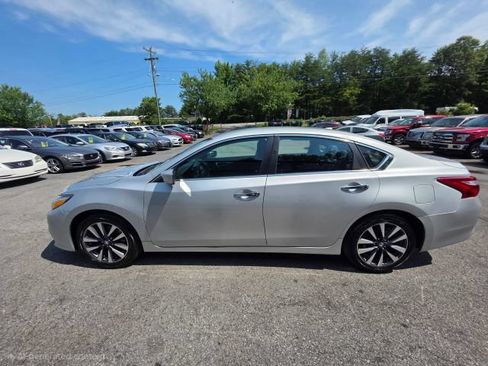 Used 2017 Nissan Altima 2.5 SV FWD image 8
