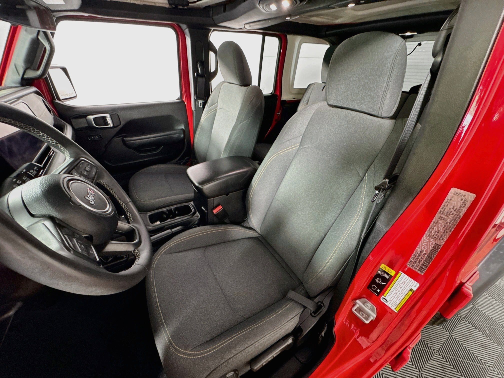Used 2025 Jeep Wrangler Unlimited Sport AWD/4WD image 13