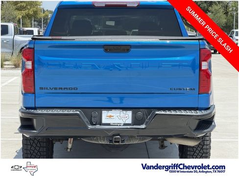Used 2023 Chevrolet Silverado 1500 Custom Trail Boss w/ LPO, Dark Essentials Package AWD/4WD image 5