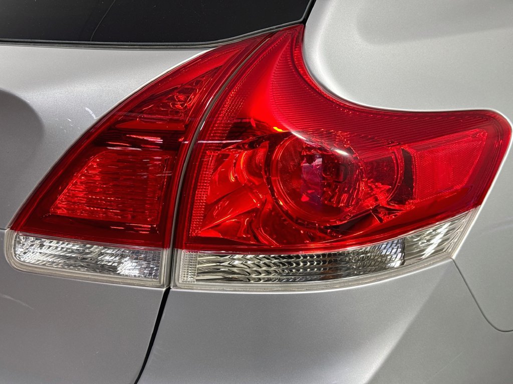 Used 2010 Toyota Venza FWD image 29