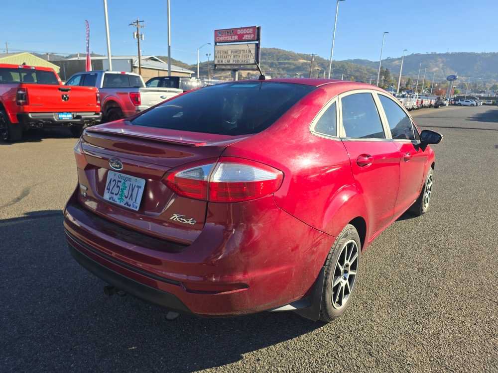 Used 2016 Ford Fiesta SE FWD image 3