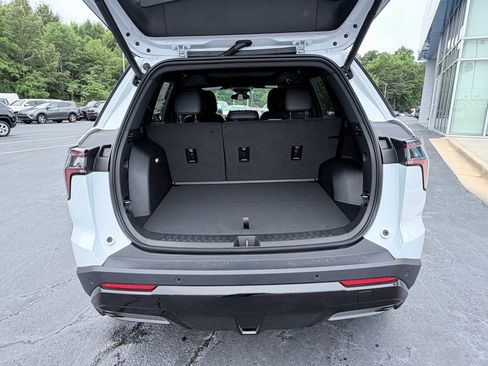 New 2026 Chevrolet Equinox RS w/ Convenience Package III FWD image 9