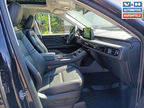 Used 2025 Lincoln Aviator AWD image 18