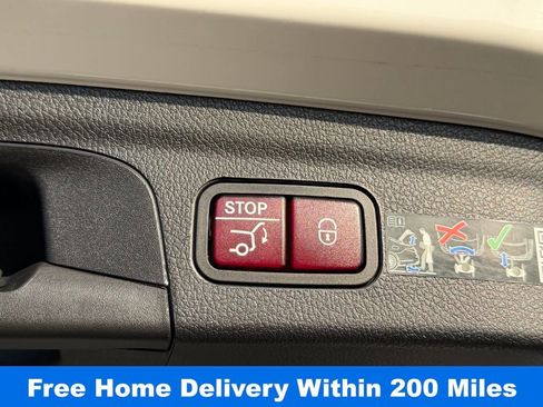 Used 2025 Mercedes-Benz GLE 350 4MATIC image 33