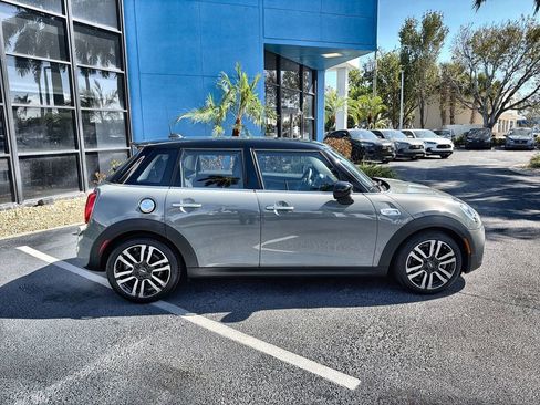 Used 2021 MINI Cooper S image 9