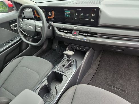 Certified 2025 Kia K4 FWD image 10