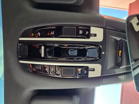 Used 2019 Porsche Cayenne image 35