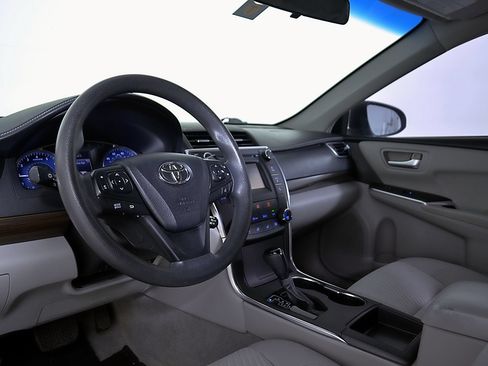 Used 2016 Toyota Camry LE FWD image 23