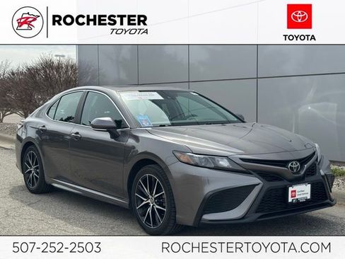 Used 2021 Toyota Camry SE w/ Cold Weather Package image 1