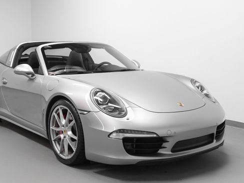 Used 2015 Porsche 911 Targa 4S image 11
