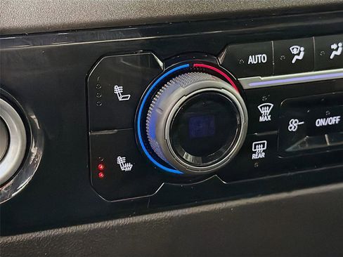 Used 2023 Chevrolet Silverado 1500 LT image 19