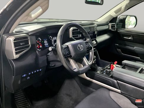 Used 2023 Toyota Tundra SR5 w/ SR5 Convenience Package AWD/4WD image 17