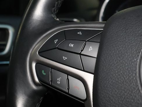 Used 2019 Jeep Grand Cherokee Limited AWD/4WD image 19