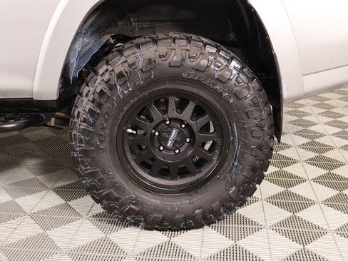 Used 2018 Toyota 4Runner TRD Off-Road Premium image 19