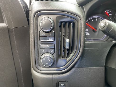 Used 2024 Chevrolet Silverado 1500 Custom image 18