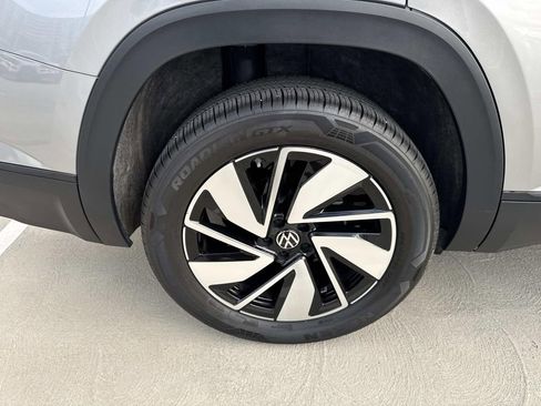 Used 2025 Volkswagen Atlas SE AWD/4WD image 8