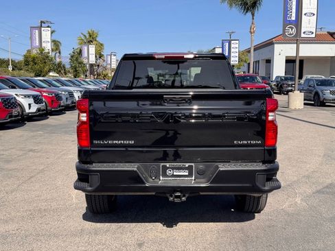 Used 2022 Chevrolet Silverado 1500 Custom image 11