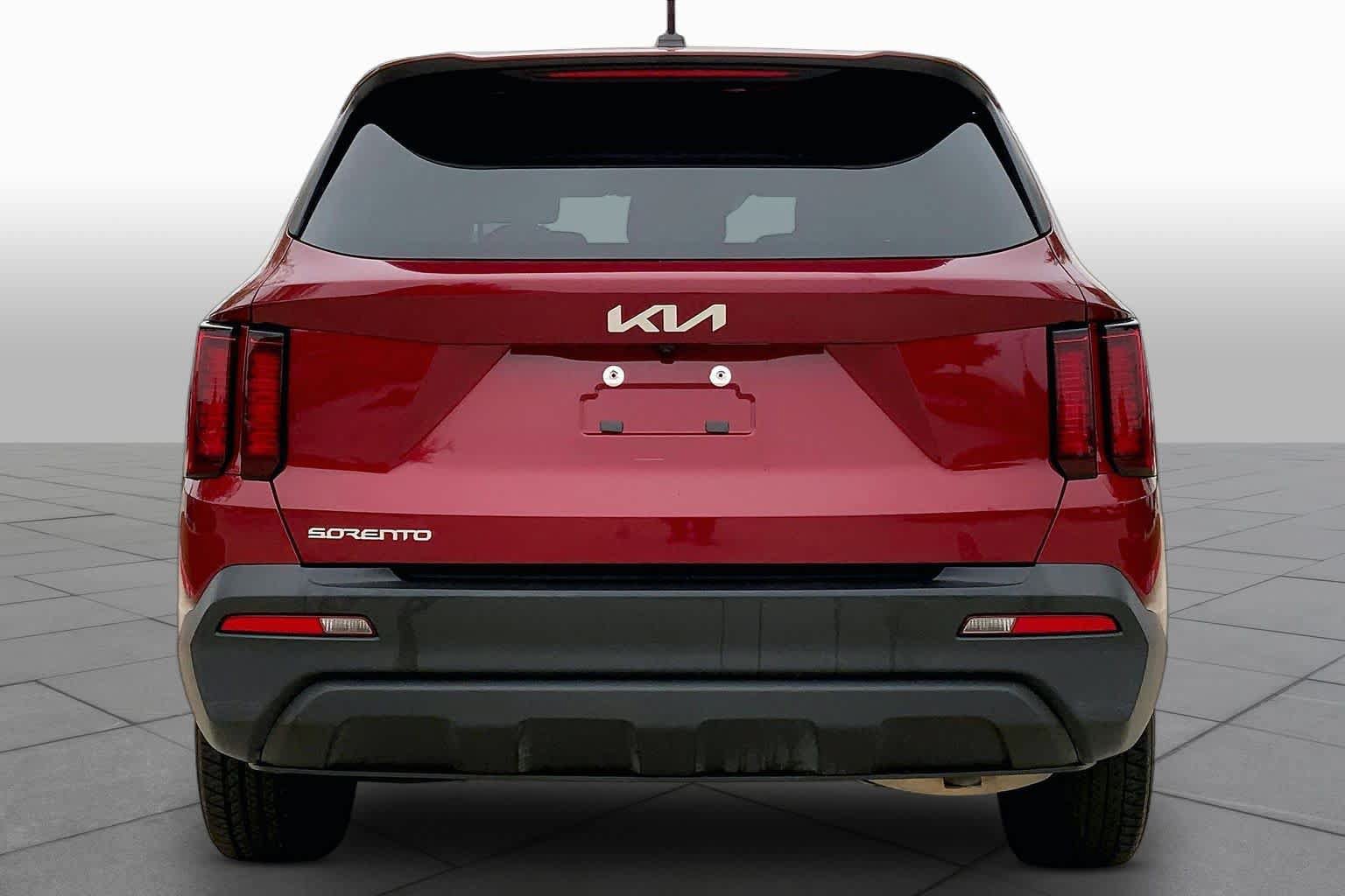 Used 2023 Kia Sorento LX FWD image 4