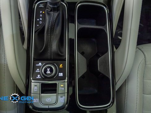 Used 2022 Kia Telluride SX w/ SX Prestige Package AWD/4WD image 23