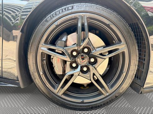Used 2024 Chevrolet Corvette Stingray Preferred Cpe w/ Z51 Performance Package RWD image 31