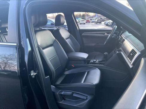 Certified 2022 Volkswagen Atlas Cross Sport SE image 11