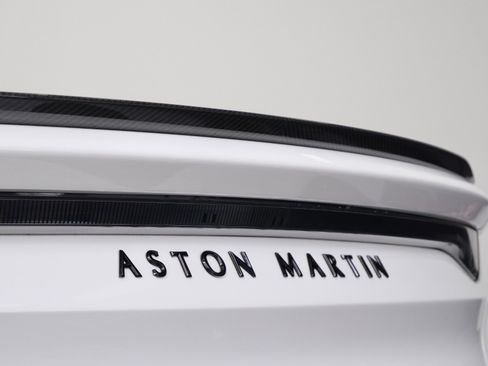 Used 2022 Aston Martin DBS Superleggera Volante RWD image 43